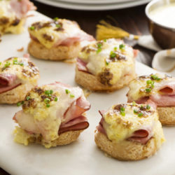 Mini Biscuits with Ham, Gruyere and Hollandaise Sauce